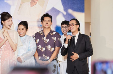 Công chiếu Hẹn em ngày nhật thực gây sốt